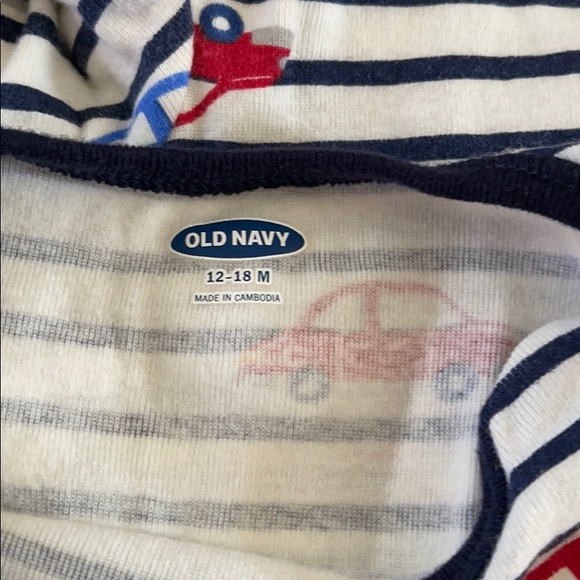 Old Navy boys snap bodysuit - Picture 3 of 3